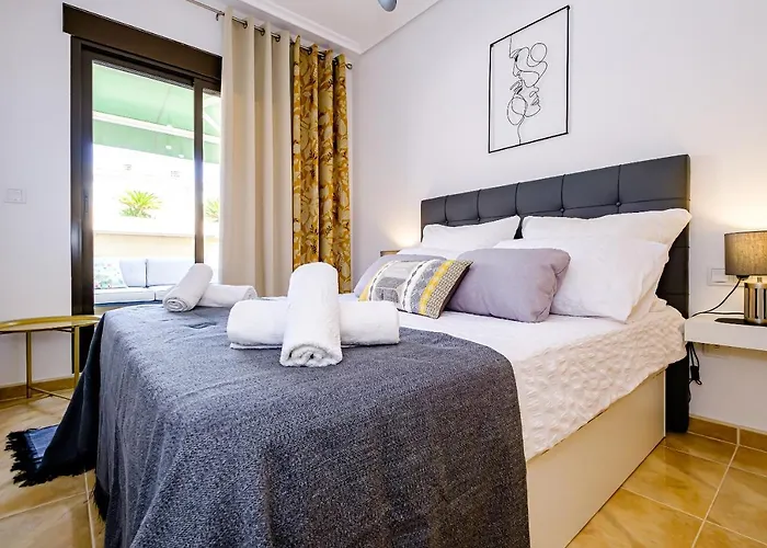 Penthouse San Miguel 5-8 * Torrevieja